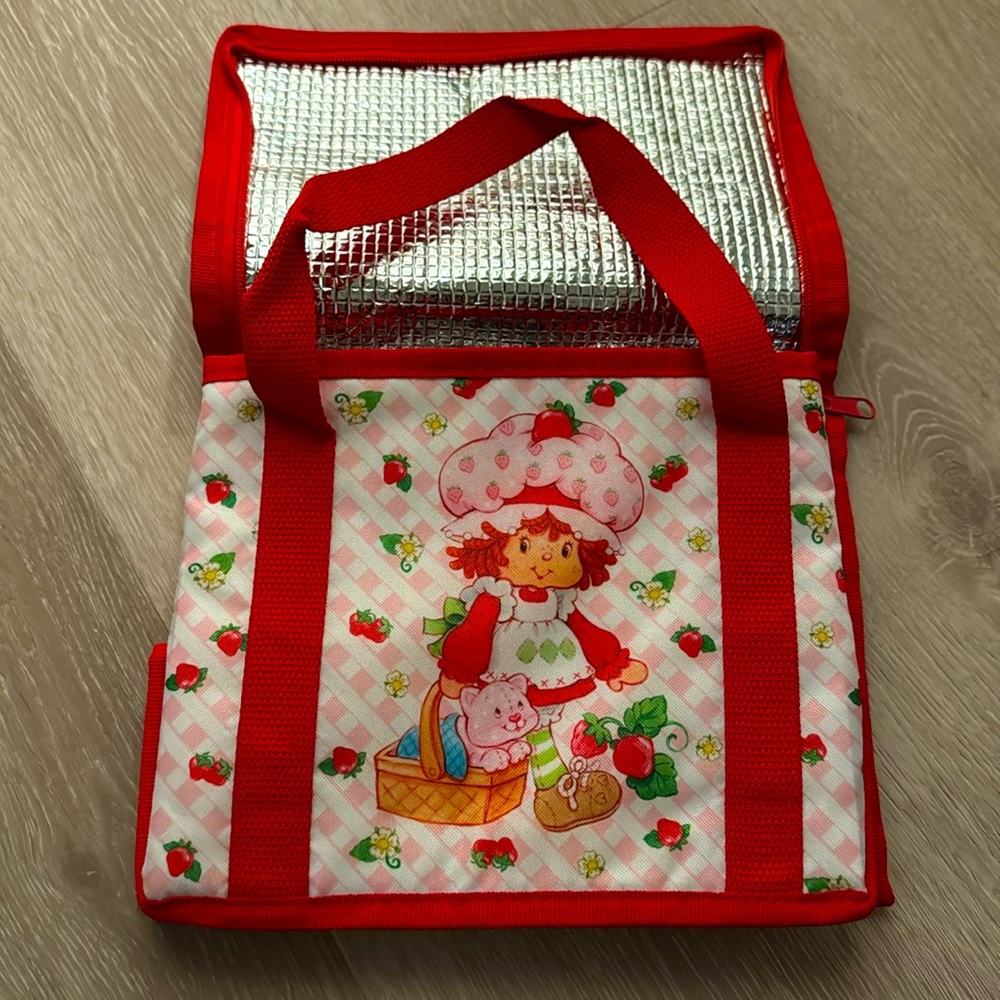 Strawberry Shortcake Insulated Lunch Box NEW 🏷️ - Picture 4 of 6